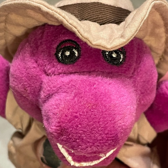 Barney plush/beanie w/ safari outfit Vintage 90’s - Picture 2 of 9